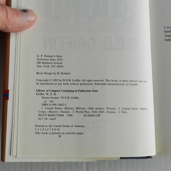 W.E.B. Griffin "Honor Bound" An Honor Bound hardcover Novel 1993 - Picture 4 of 5